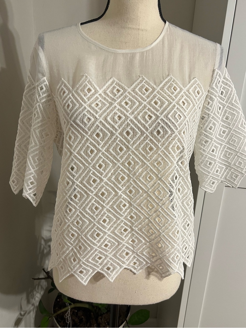 White Geometric Lace Short Sleeve Blouse